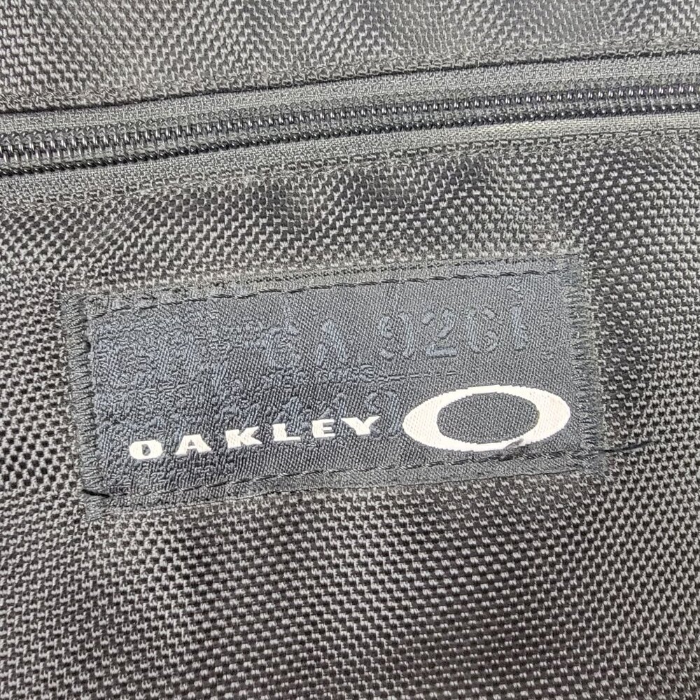 Oakley Tactical Field Gear Camouflage Black Messenger Bag Casual Outdoors - Picture 3 of 11